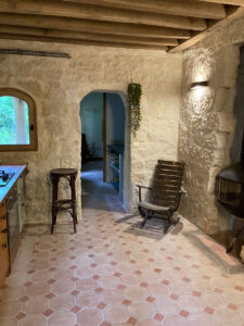 10 kitchen toward garden